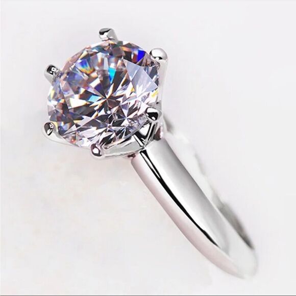 925 Sterling Silver 1 Carat Cubic Zirconia Ring New In Gift Box Sz 7 - Picture 5 of 6